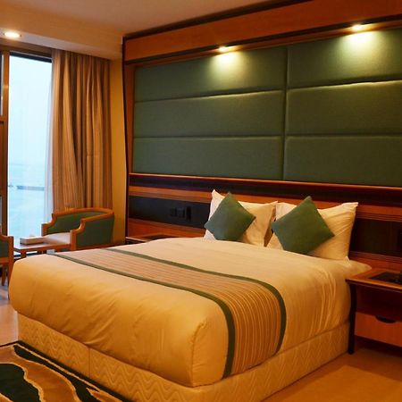 Nooh Tower Apartment Al Hidd Exterior photo