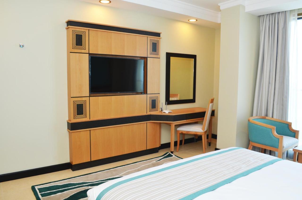 Nooh Tower Apartment Al Hidd Exterior photo