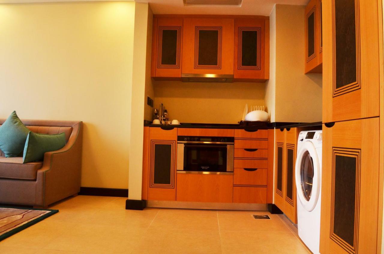 Nooh Tower Apartment Al Hidd Exterior photo